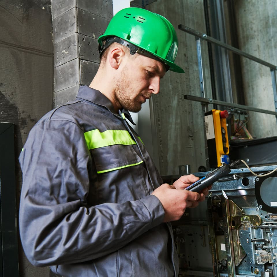 Empower your field service with mobility and reliability